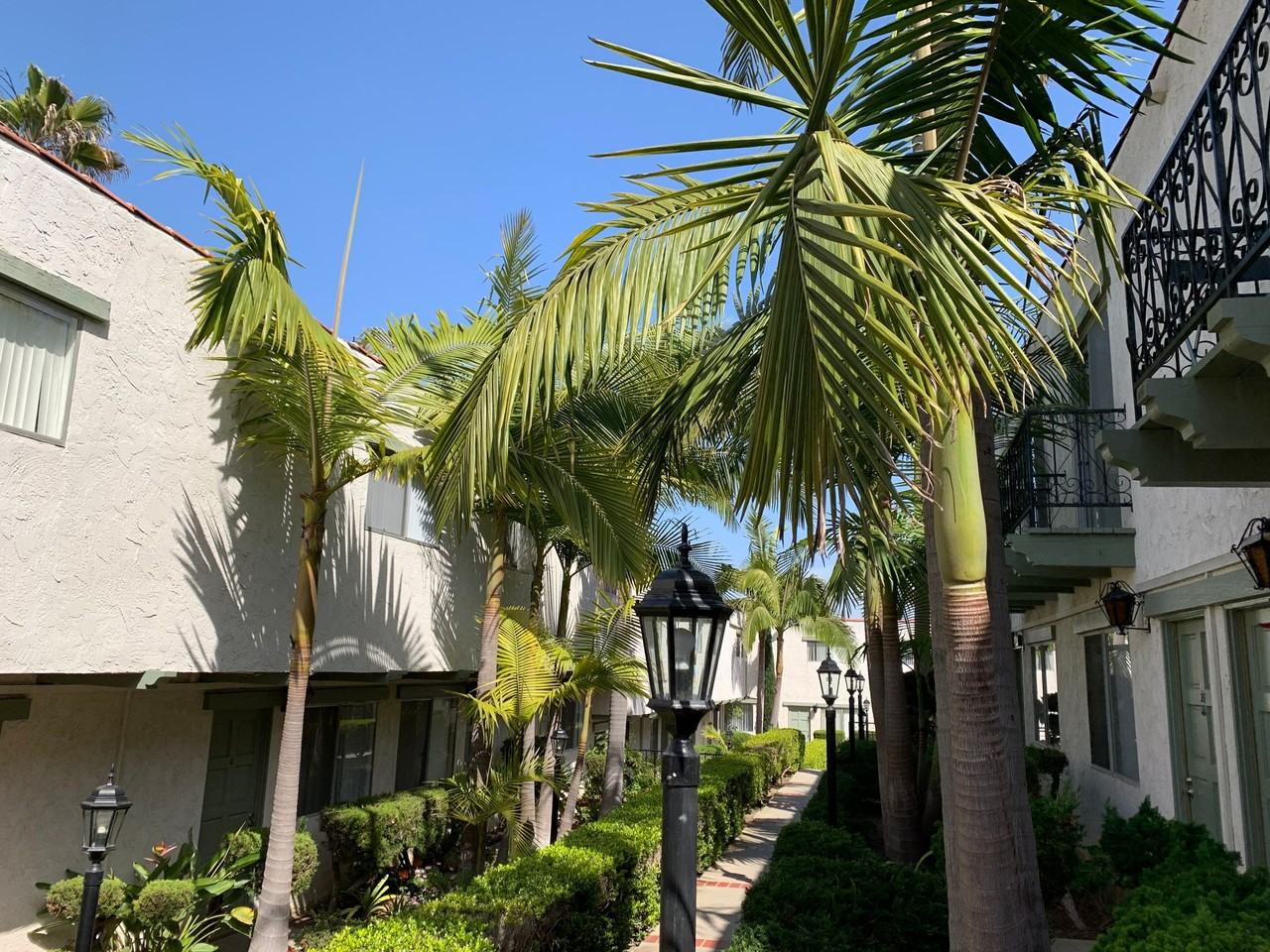 1900 Dufour Ave - Photo 4 of 5