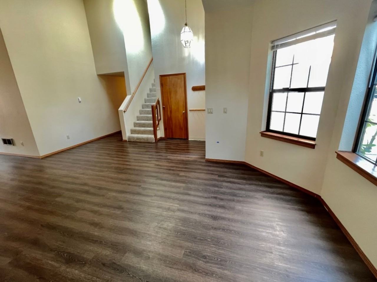 5098 Galen St - Photo 3 of 38