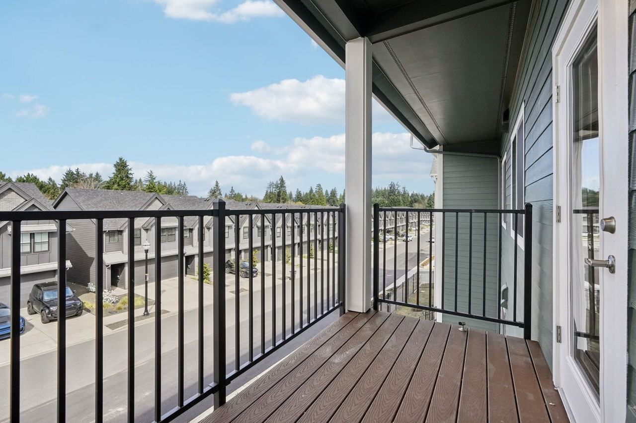 The Hamlet at Curtin Creek – Spacious Modern Living - Photo 6 of 50