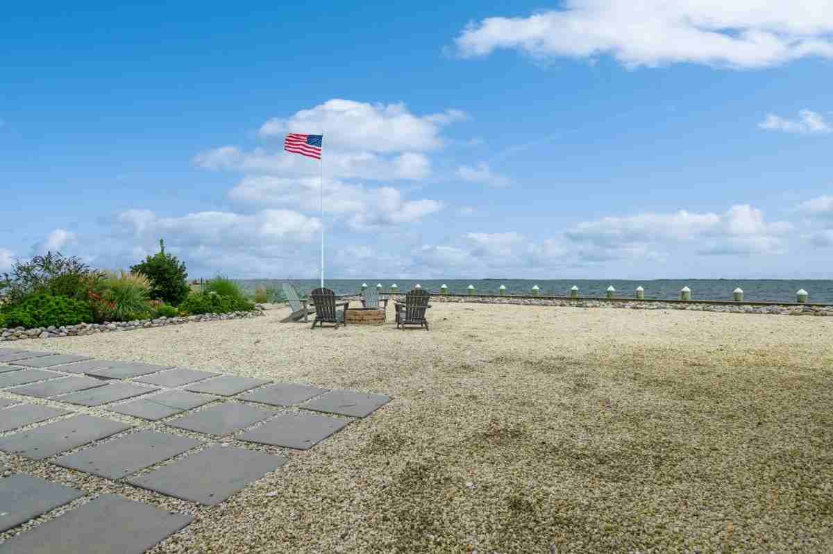 78 Sheridan St - Photo 3 of 3