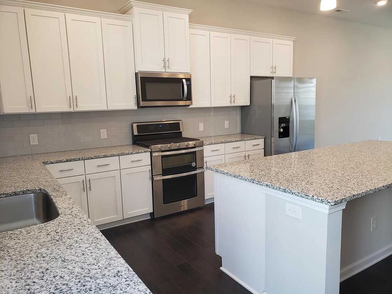1245 Whitby Moore St - Photo 4 of 15