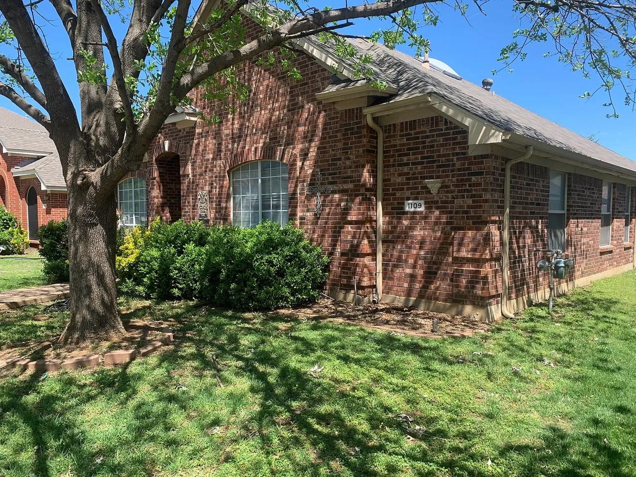 1109 Christopher Ln - Photo 2 of 3