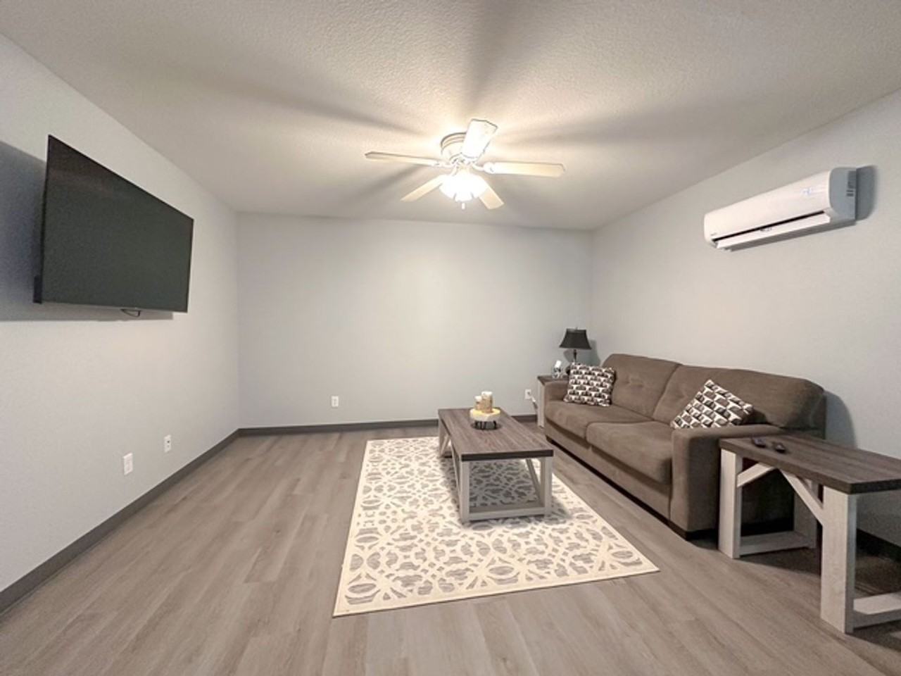 604 N Main St #8 - Photo 6 of 11