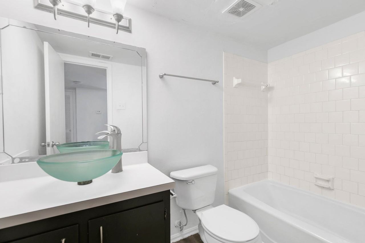 Merry Rowe - Photo 3 of 34