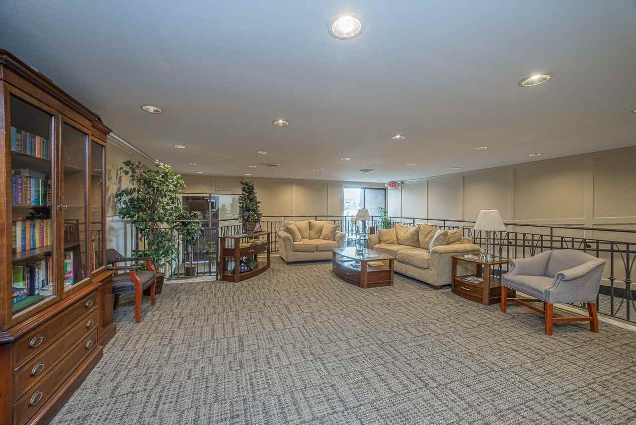 530 N Main Street - Photo 6 of 27