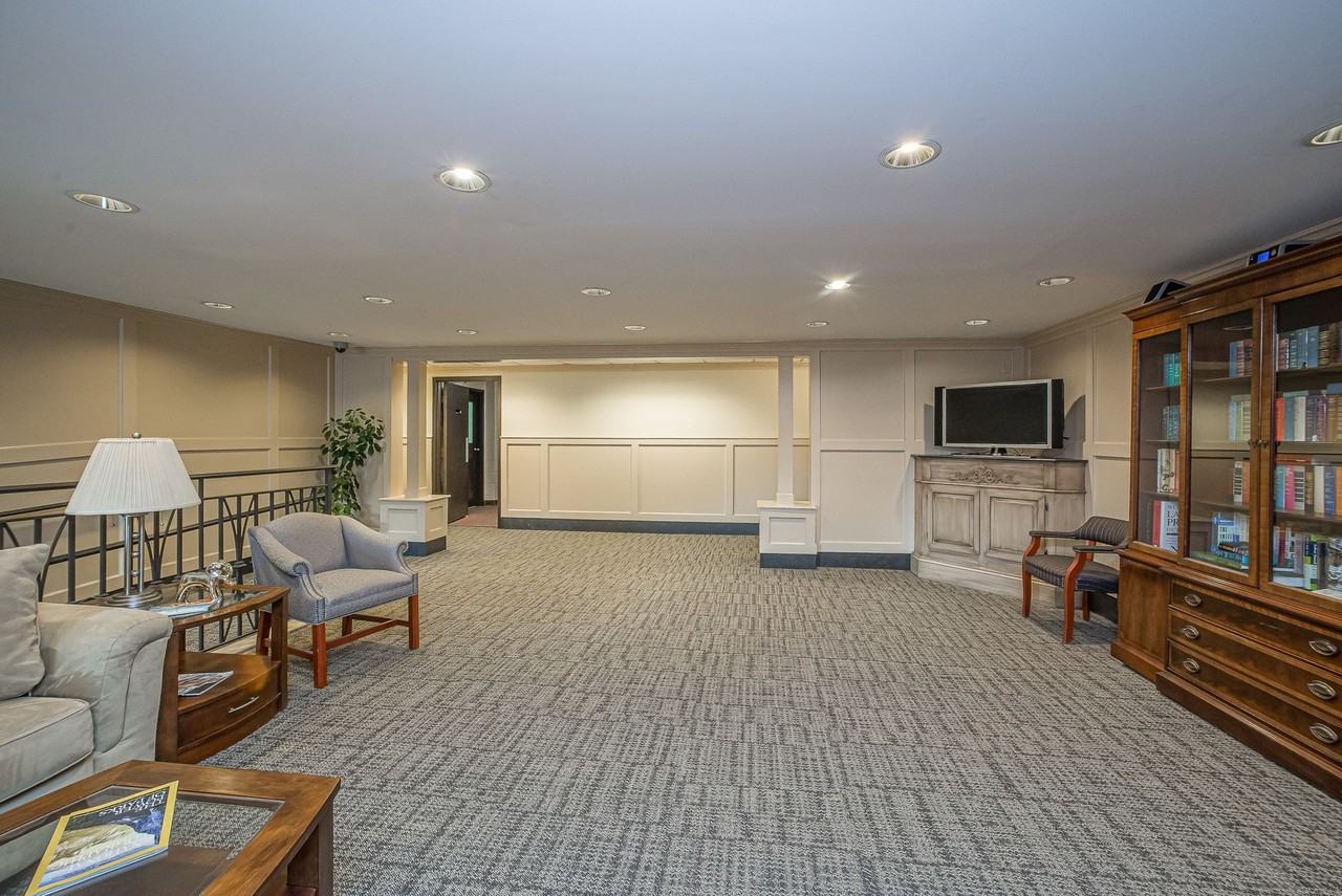 530 N Main Street - Photo 7 of 27