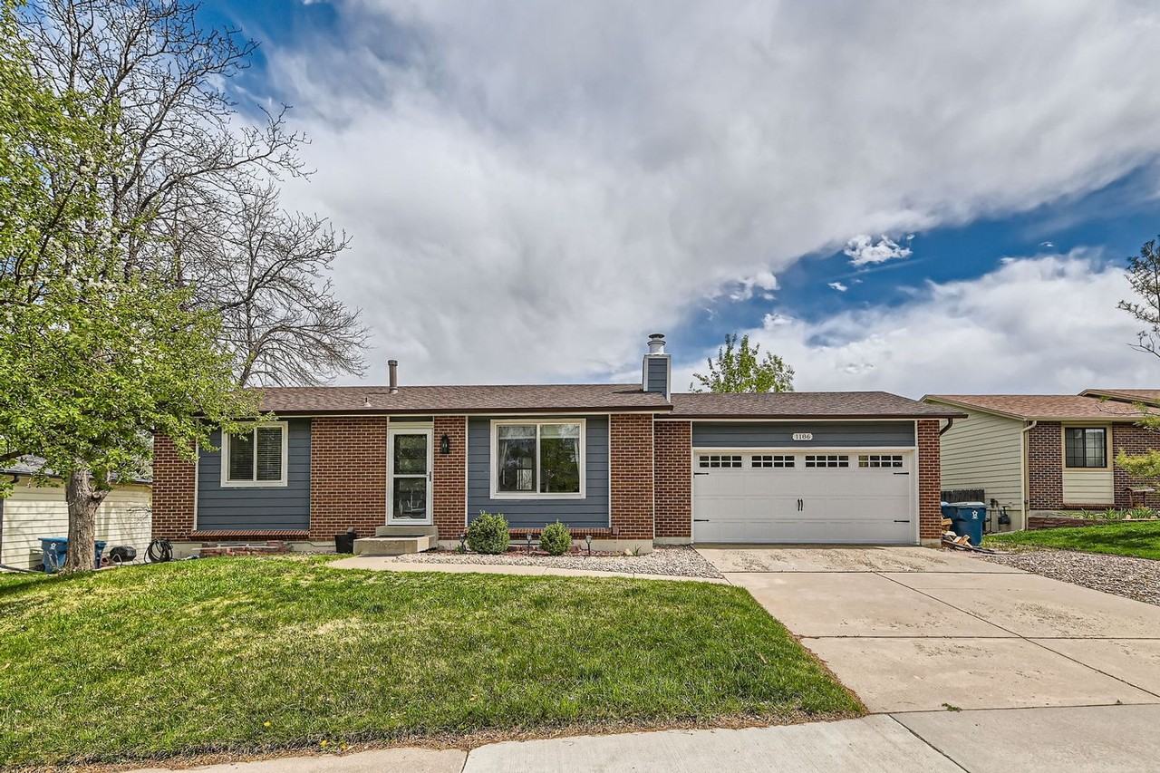 1186 N Franklin Ave - Photo 2 of 28