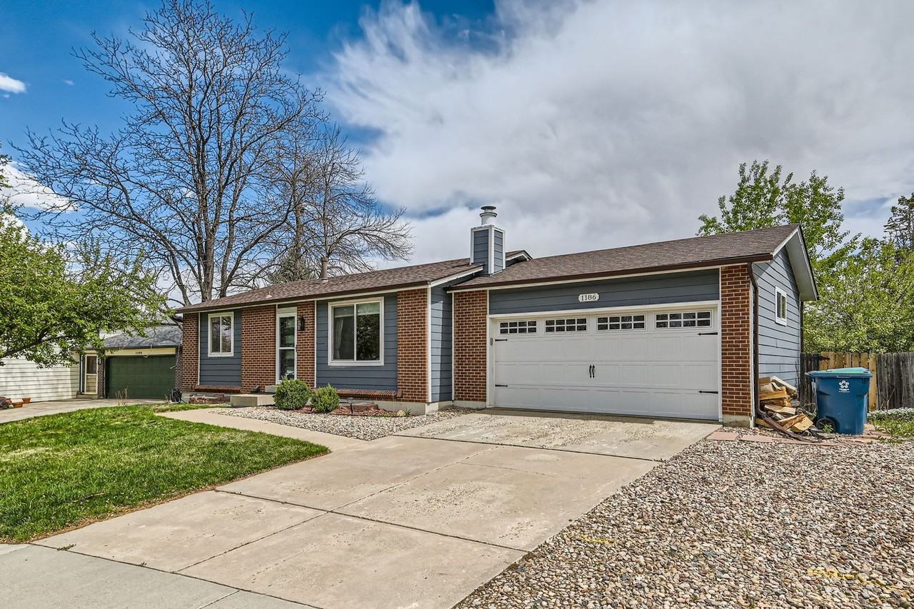 1186 N Franklin Ave - Photo 3 of 28