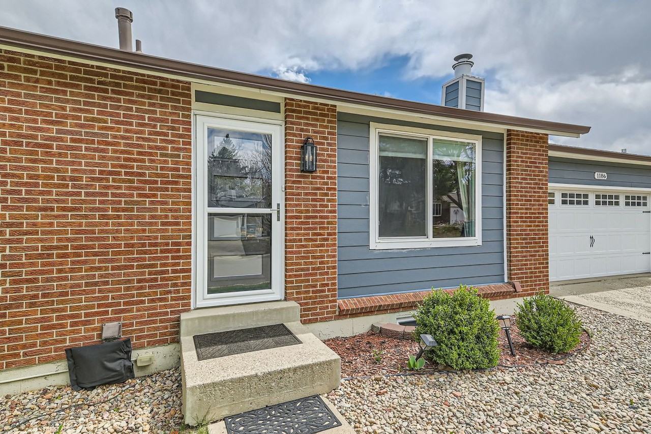 1186 N Franklin Ave - Photo 4 of 28