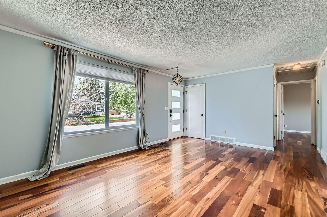 1186 N Franklin Ave - Photo 5 of 28