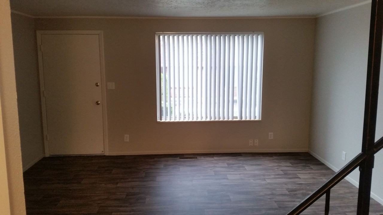 Woodland Manor Apartments - Photo 3 of 21