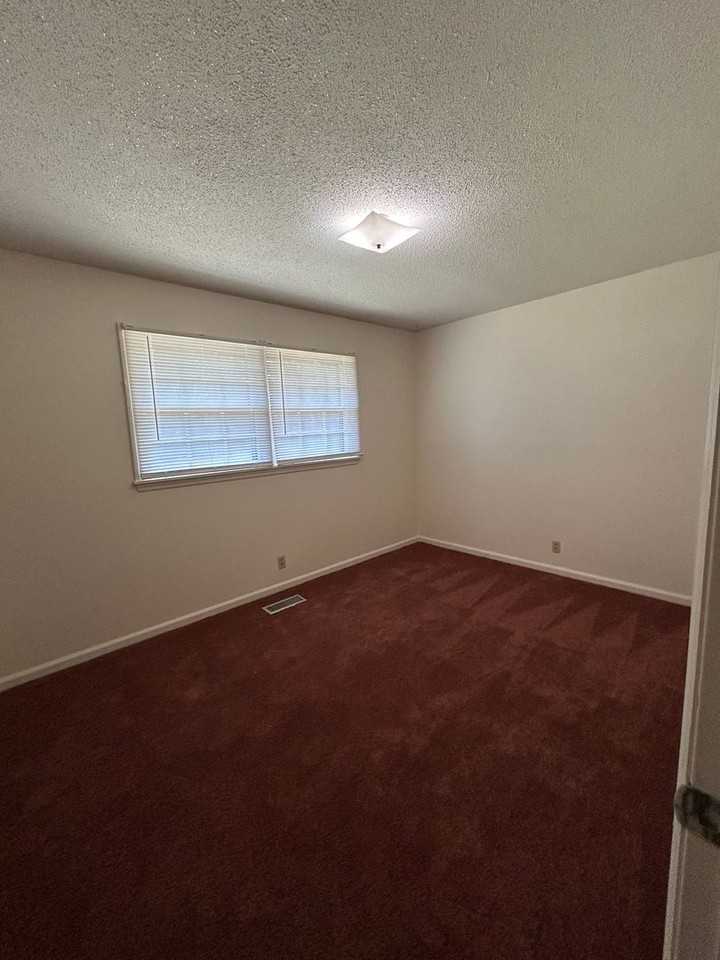 106 Spruce Drive - Photo 7 of 14