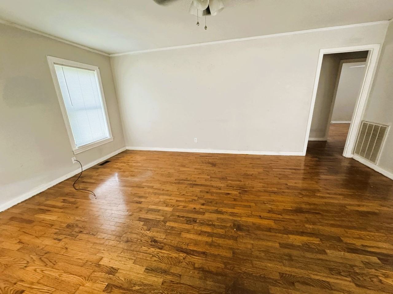 3915 Morris Dr - Photo 3 of 12