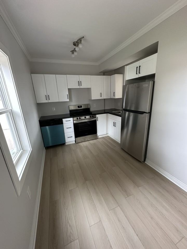41 Garden Dr #1 - Photo 4 of 13