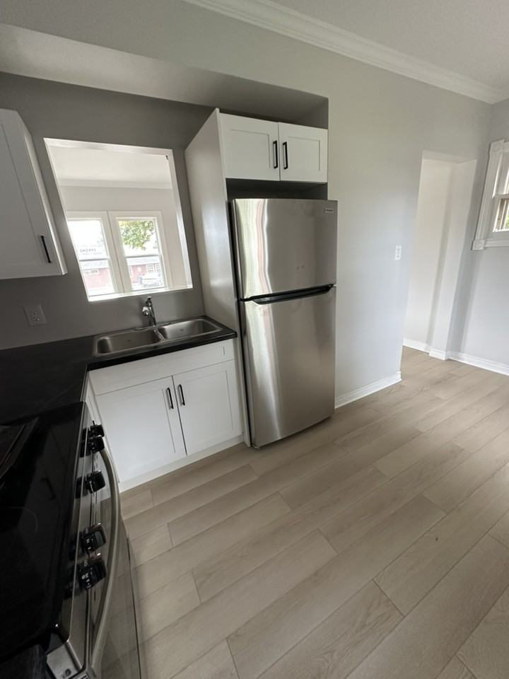 41 Garden Dr #1 - Photo 5 of 13
