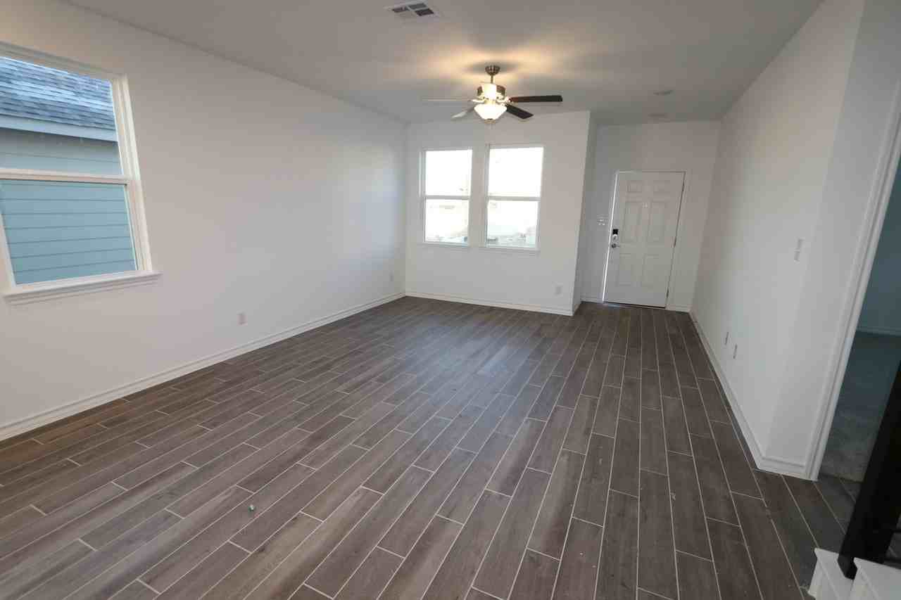 112 Watkinville Rd - Photo 5 of 13