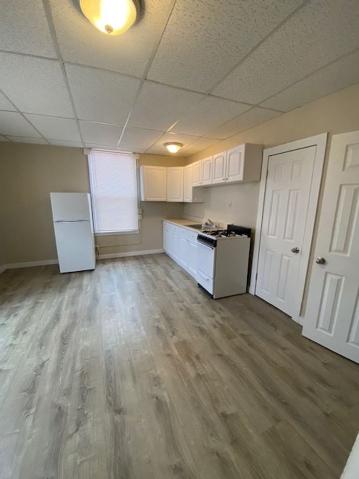 627 Arizona Ave #6 - Photo 4 of 14