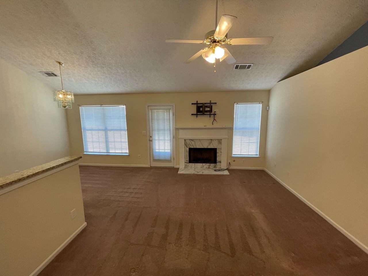 2500 Hillvale Cir - Photo 3 of 19