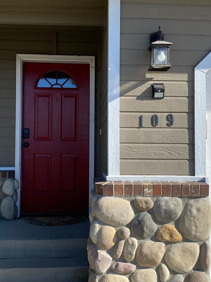 109 W Annie Pl - Photo 2 of 12