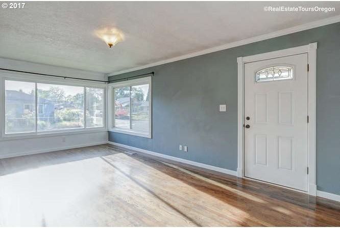 10006 Se Yukon St - Photo 3 of 21