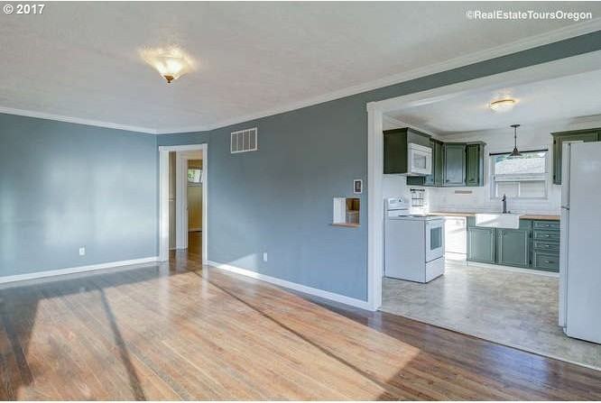 10006 Se Yukon St - Photo 5 of 21