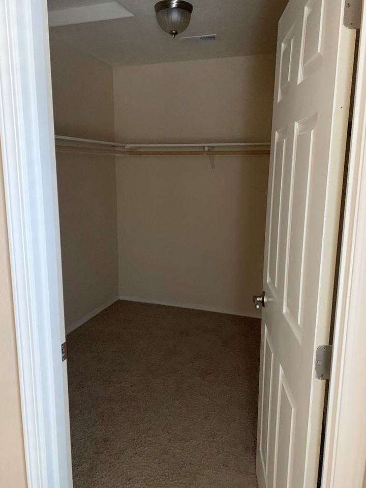 2516 Chantal Ave - Photo 5 of 11