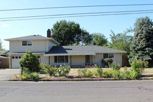 featured image of 978 Nw Sequoia Ave