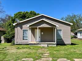 featured image of 706 Warner Ave