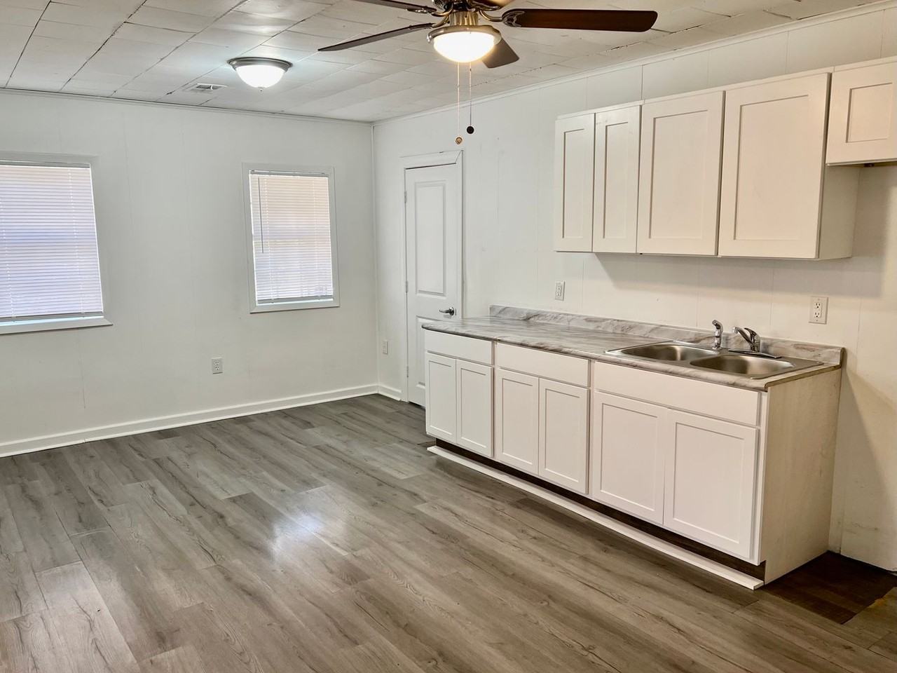 706 Warner Ave - Photo 4 of 12