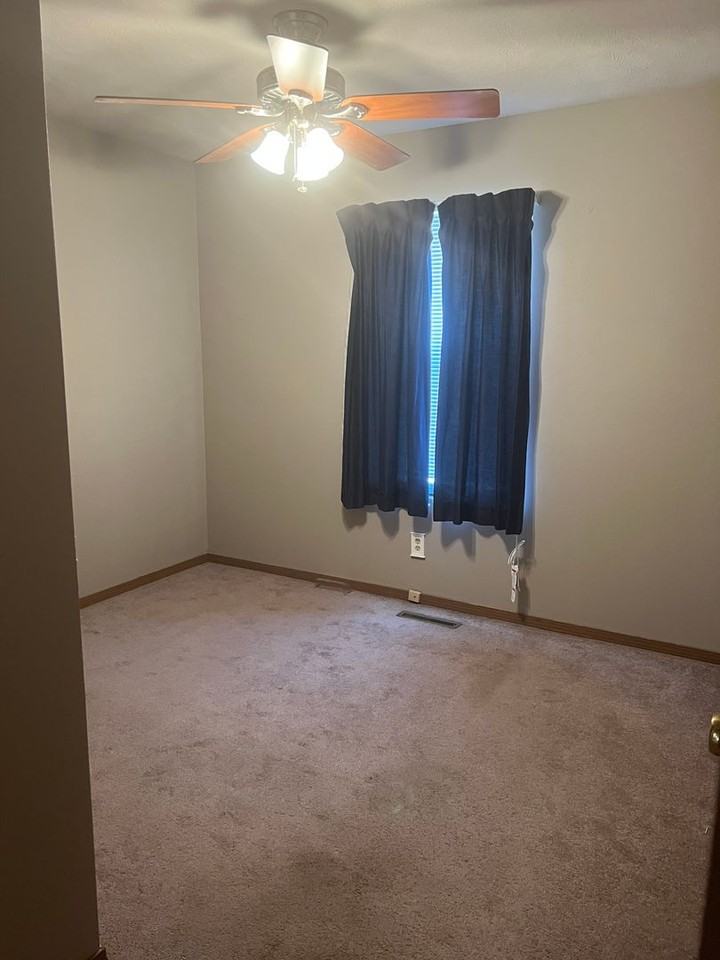 3016 W Hovey St - Photo 2 of 22