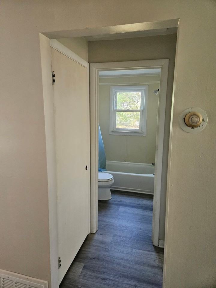 8456 Silver Lake Rd - Photo 2 of 7