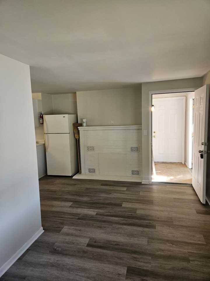 8456 Silver Lake Rd - Photo 3 of 7