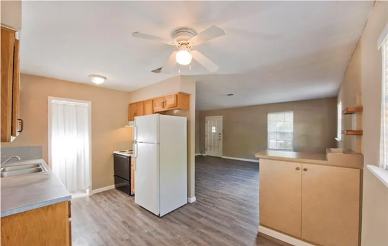 306 Orchard St - Photo 2 of 6