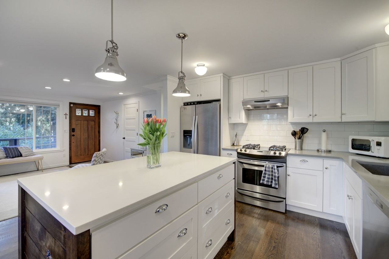 829 207th Ave Ne - Photo 4 of 23