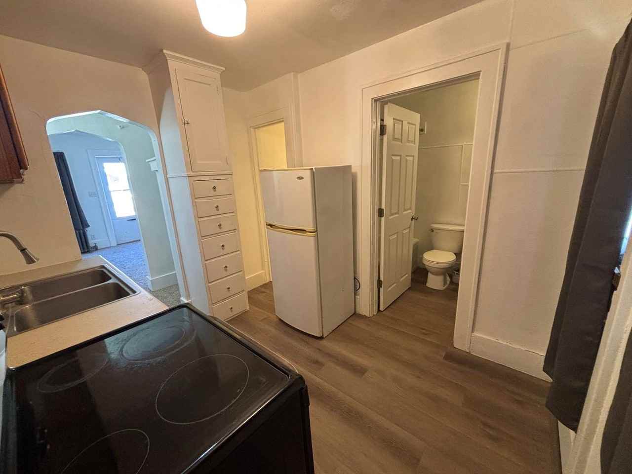 1615 26th St - Photo 3 of 4