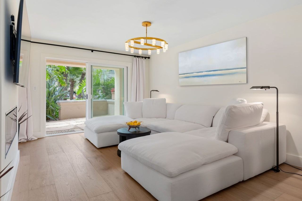 104 Por La Mar Cir - Photo 2 of 28