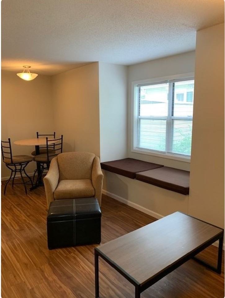 1003 W. Stoughton - Photo 5 of 10