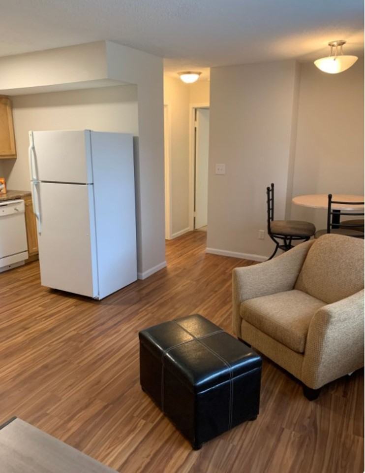 1003 W. Stoughton - Photo 6 of 10