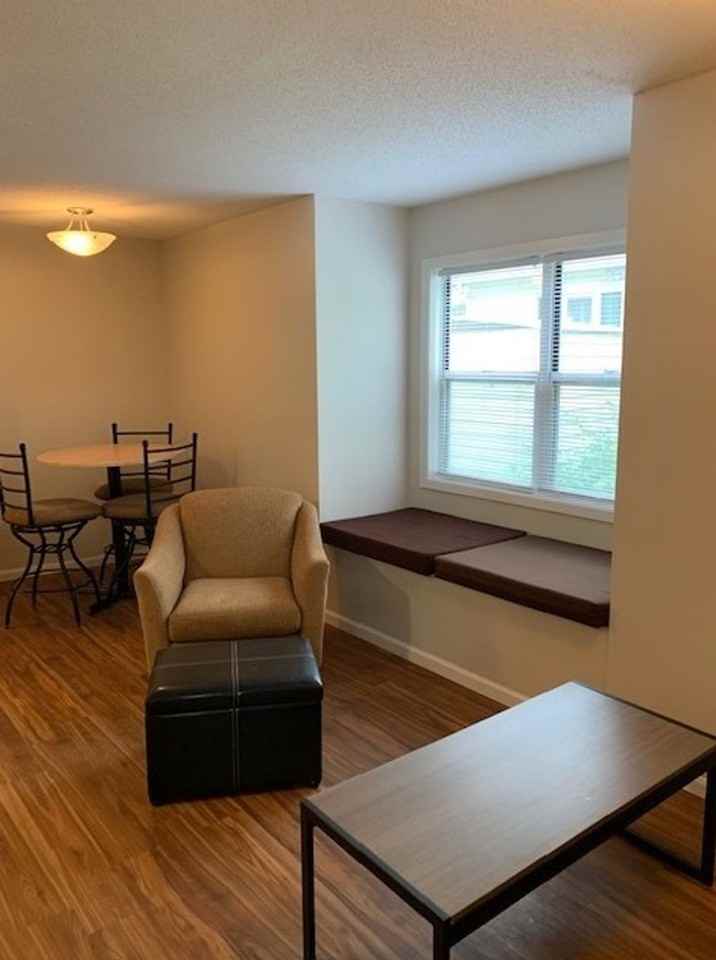 1003 W. Stoughton - Photo 7 of 10