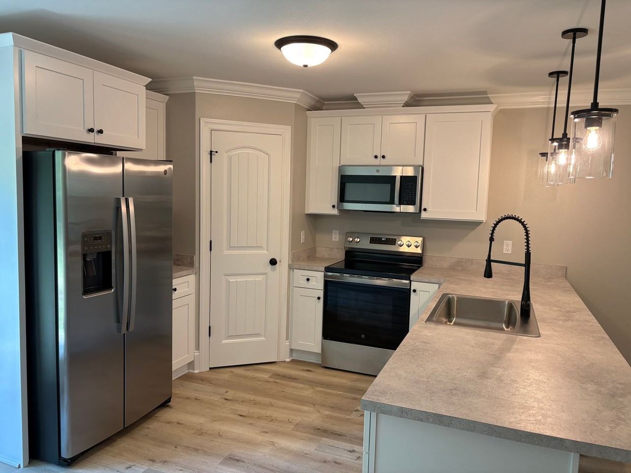 212 Tafflinger Rd - Photo 3 of 15