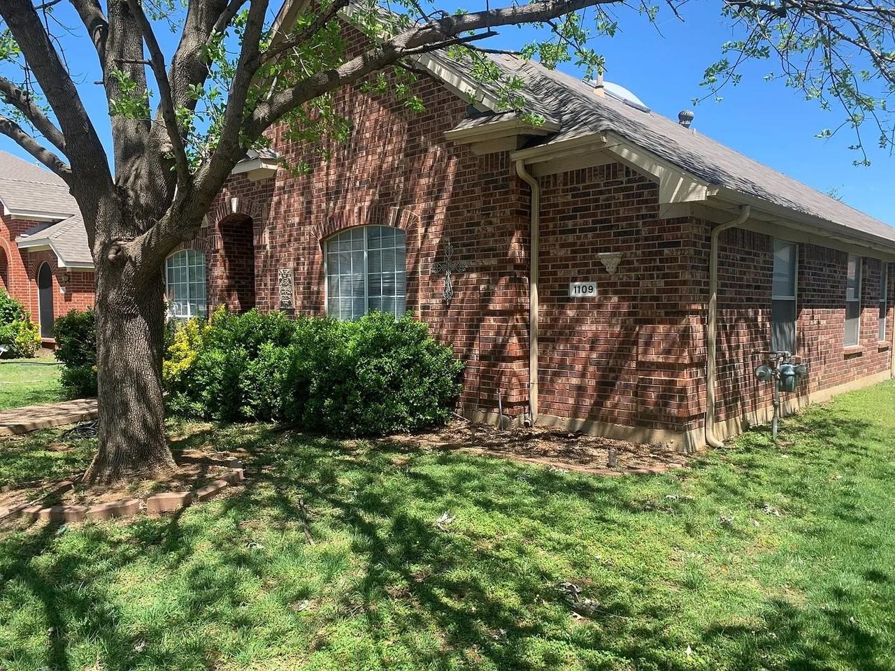 1109 Christopher Ln - Photo 2 of 3