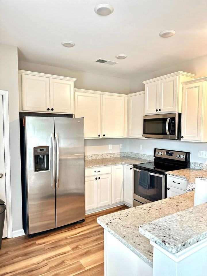 1129 Kudzu St - Photo 3 of 10