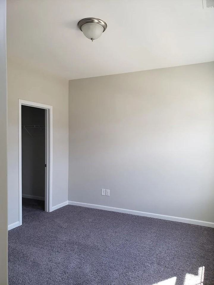 1245 Whitby Moore St - Photo 5 of 23