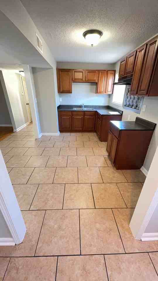 4073 Arrowhead Rd - Photo 3 of 11
