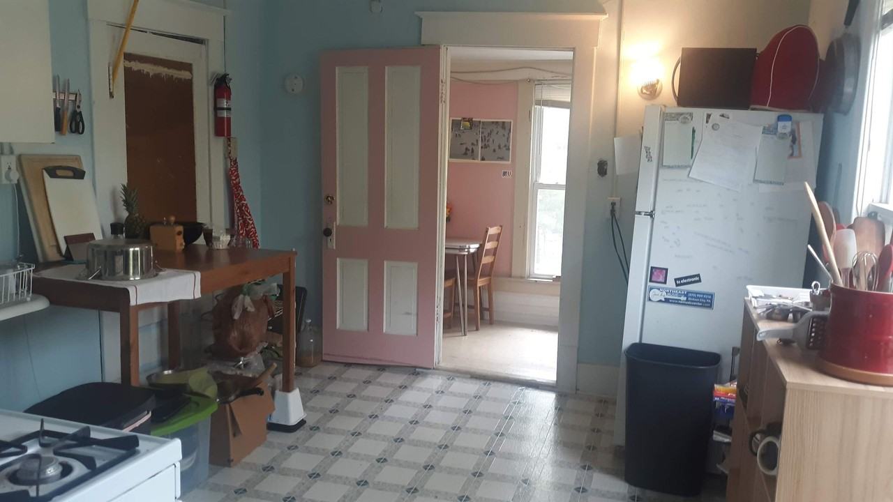 Huge sunny vintage 4bedroom apartment - Photo 3 of 35