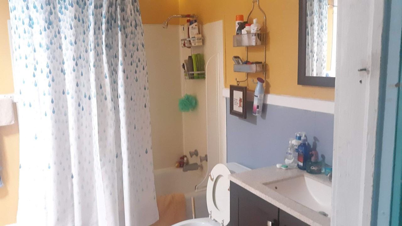 Huge sunny vintage 4bedroom apartment - Photo 4 of 35