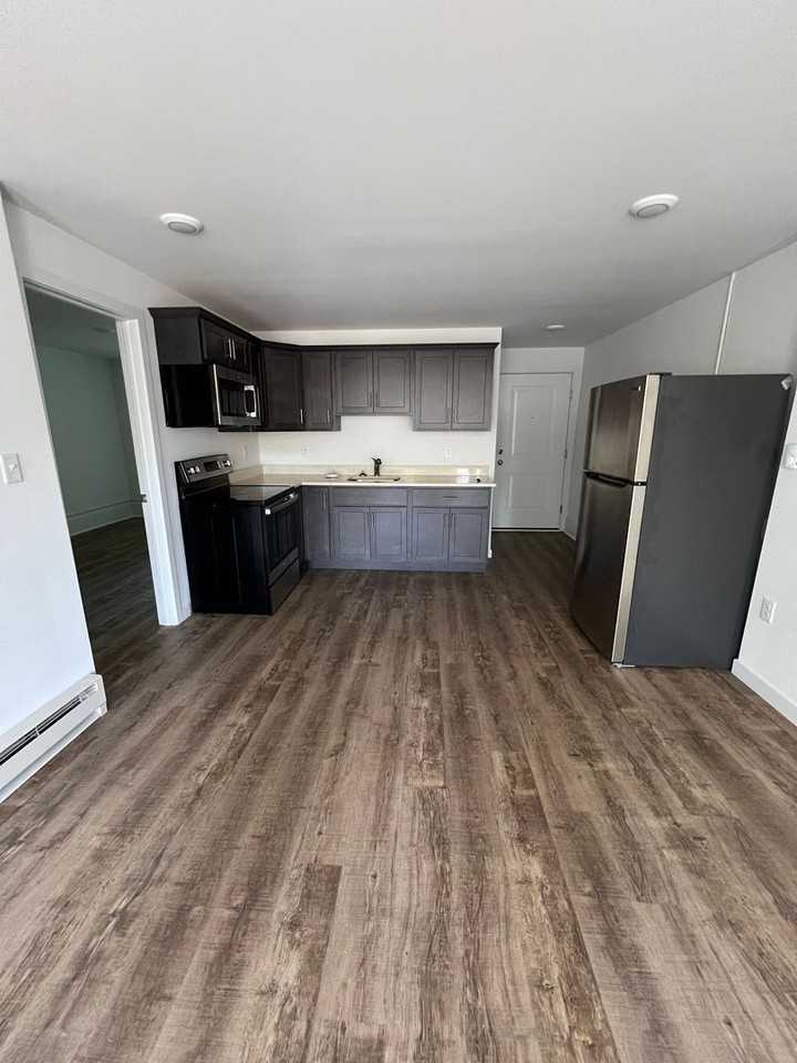 307 Main St - Photo 2 of 11