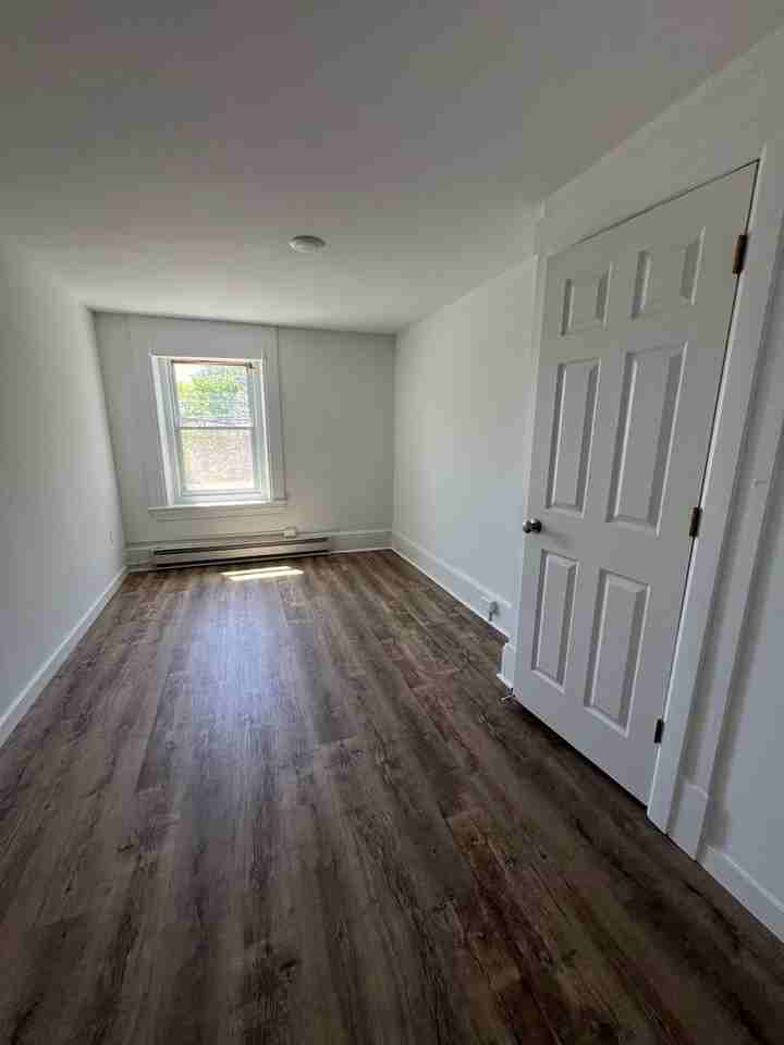 307 Main St - Photo 4 of 11