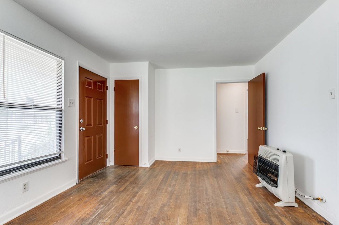 142 Helena St - Photo 5 of 25