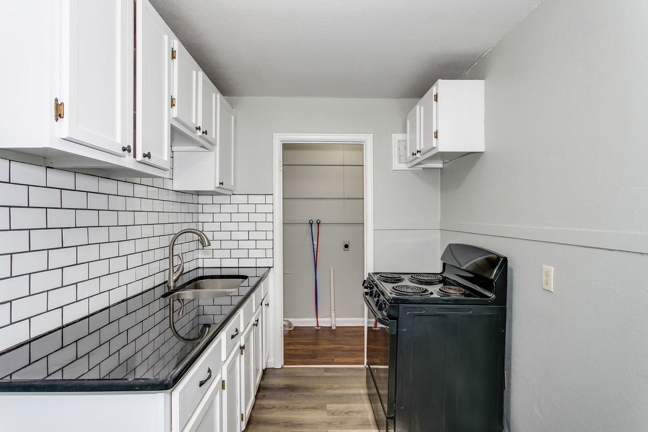 847 S Pershing St - Photo 7 of 10